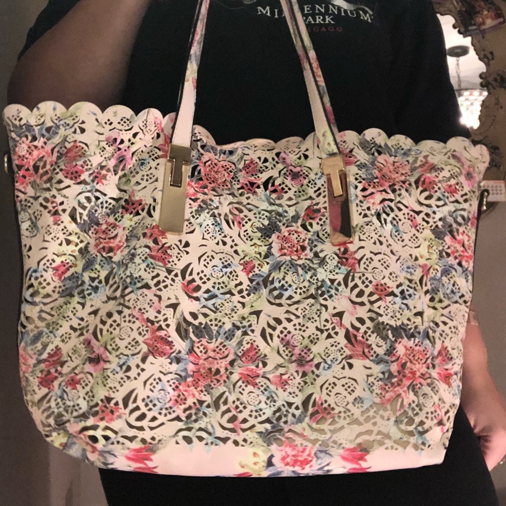 Aldo scalloped floral bag